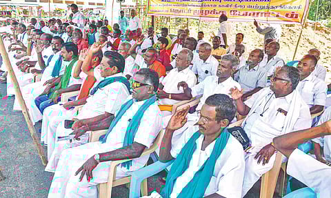 Confederation of Cauvery Delta Farmers Associations staging protest in Thanjavur