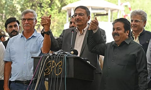 (Center) Pakistan Cricket Board management committee chairman Zaka Ashraf (Photo: IANS)