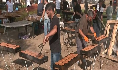 Open kitchen by volunteers in war zone (Image: ANI)