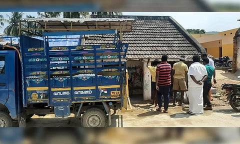 Locals stop offloading of eggs at anganwadi-in-charge’s house in Kil Kothur