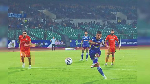 Rafael Crivellaro scores off a penalty (Photo: Hemanathan M)