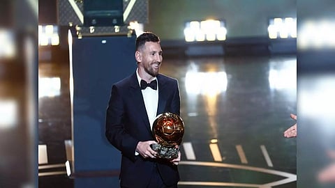 Lionel Messi with the Golden Ball (Photo- Ballon d'Or/X)