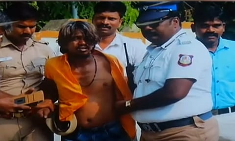'Karukka' Vinod being arrested. Daily Thanthi