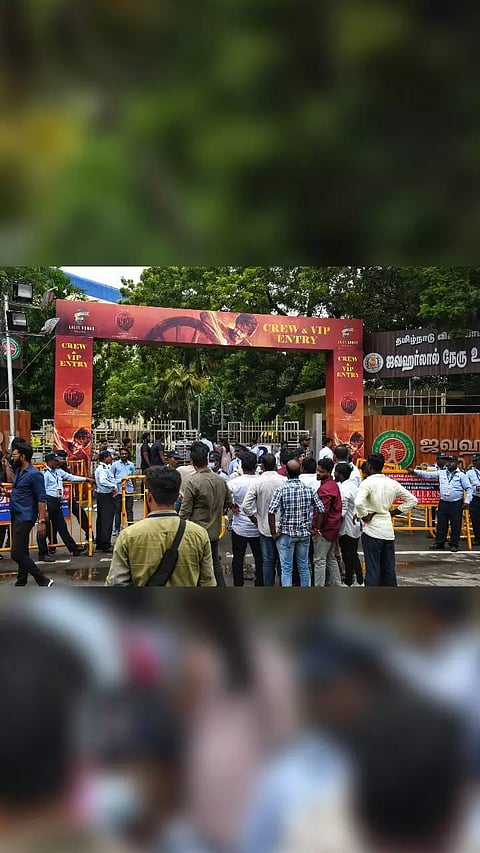 Vijay fans make a beeline to attend Leo Success Meet at Jawaharlal Nehru Stadium