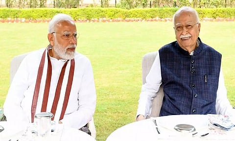 Prime Minister Narendra Modi and senior BJP leader Lal Krishna Advani. (ANI)