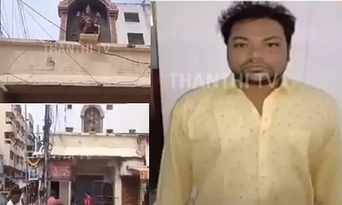 Muralikrishnan (right)