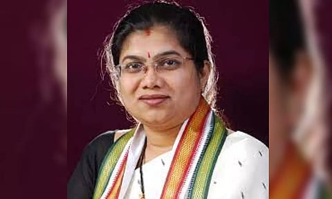 Palvai Sravanthi (X)