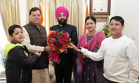 Uttarakhand CM along with his family calls on Governor Gurmit Singh (pushkardhami/X)