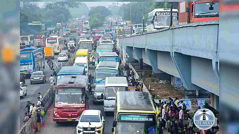 Traffic chokes in Perungalathur (Image Credits/Hemanathan M)