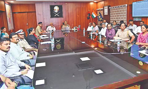 City police Commissioner Sandeep Rai Rathore and others during the launch of PARAVAI