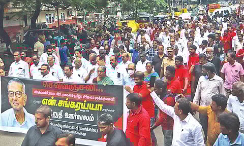 Leaders from various parties participating in the last procession of veteran CPM leader N Sankaraiah in Chennai on Thursday
