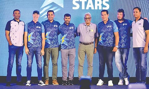(from left) Srinadh Chitoori (CEO, Southern Sports &amp; Entertainment Pvt.Ltd), Michael Bevan, Manvinder Bisla, Ashok Dinda, Kasi Viswanathan (CEO, Chennai Super Kings), Ross Taylor, Jesse Ryder and Gautam Reddy (Managing Director, Southern Sports &amp; Entertainment Pvt.Ltd)
