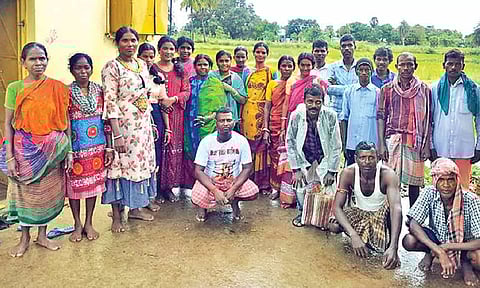 A group of migrant workers from West Bengal housed in Panapakkam in Ranipet district
