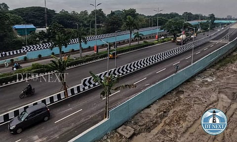 The newly-inaugurated unidirectional U-shaped flyover near the Indira Nagar MRTS station on Rajiv Gandhi Salai (OMR) in Chennai. (Photo credit: Justin George)