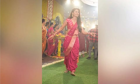Sriti Jha dons 'kashta' as she grooves to 'Pinga'