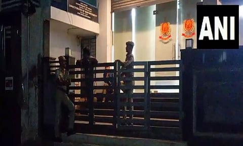 Tamil Nadu Directorate of Vigilance and Anti-Corruption (DVAC) continues search at ED sub-zonal office in Madurai (Photo: ANI)