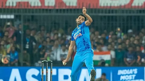 5th T20I: Chahar off to attend a medical emergency as Australia elect to bowl