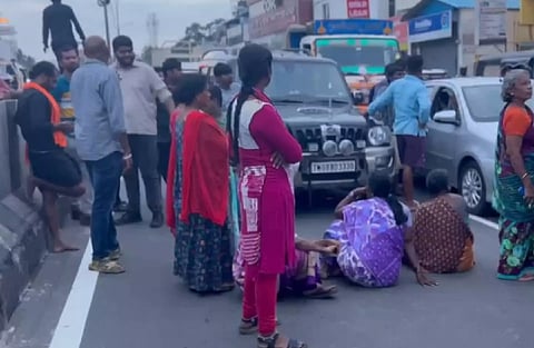 Arumbakkam residents protest against power shutdown in several localities