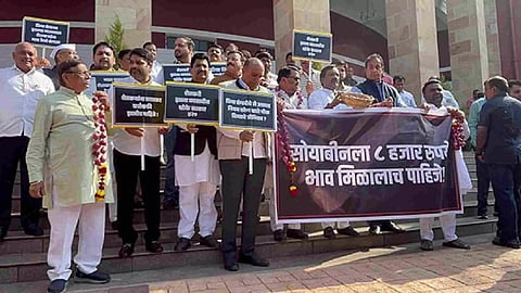 Opposition leaders stage protest in Nagpur (Photo/ANI)