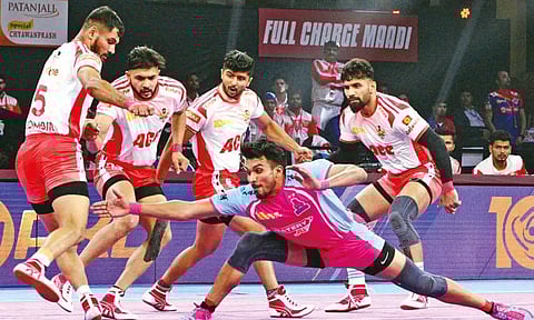 Arjun scored 15 points to help Jaipur defeat Gujarat