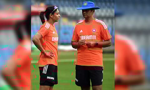 Harmanpreet Kaur; Head coach Amol Muzumdar (IANS)