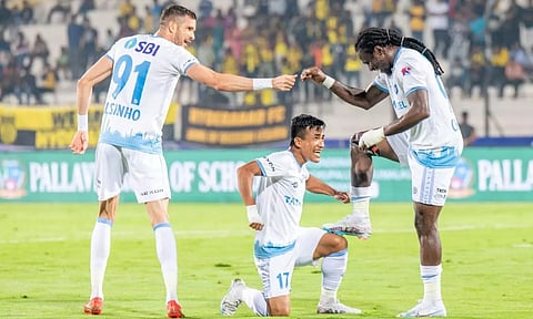 Jamshedpur FC beats Hyderabad FC at the Gachibowli Stadium in the ISL match on Thursday.