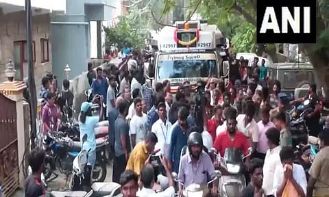 Mortal remains of DMDK chief Vijayakanth taken to DMDK office, Koyembedu
