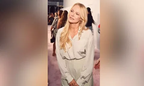 Pamela Anderson shows off makeup-free face in new video