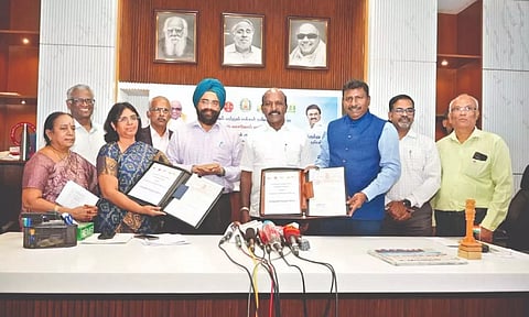 Minister Ma Subramanian and Secretary Gagandeep Singh Bedi with senior IOC officials after signing the agreement to sponsor TB diagnostic machine at Rs 28 crore