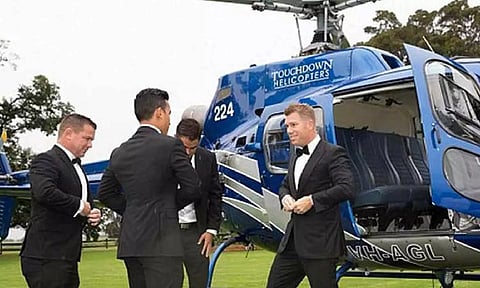 David Warner To Arrive By Helicopter From Brother's Wedding For Clash vs Sixers, Land On SCG Outfield. (Free Press Journal)