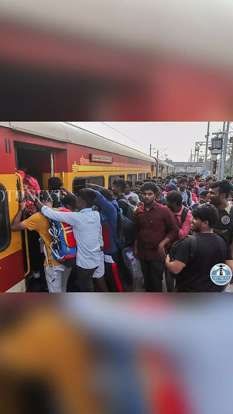 Home-goers rushing to make it to the train at Egmore Railway station ahead of Pongal.