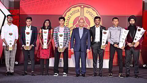 (from left to right): Chetan Surineni, Diljith TS, Lani Zena Fernandez, KY Ahamed, Arun Mammen (Vice-Chairman and MD, MRF Tyres),
Sandeep Kumar, Deepak Ravikumar, Angad Matharoo and Vignesh Goud