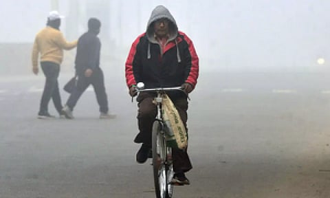 Delhi covered with intense fog. (Photo: IANS)