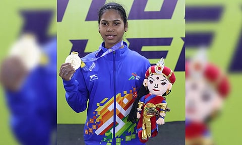 Jyoshna Sabar with her medal