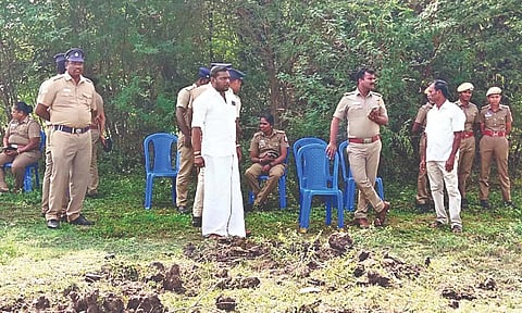 Police presence seen at the area where threshing floor was being prepared.