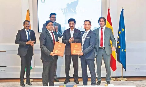 CM Stalin overseeing the MoU exchange