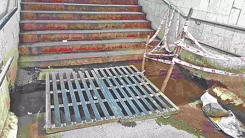 A platform kept for commuters to climb the stairs