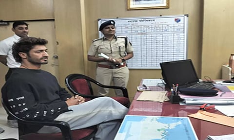 Vidyut Jammwal held by railway cops (IANS)