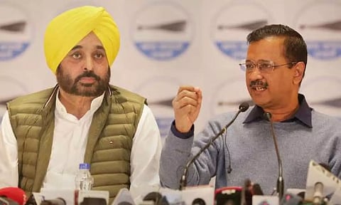Delhi CM Arvind Kejriwal with Punjab CM Bhagwant Mann. (PTI)