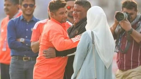 Sarfraz Khan's father tear up as he kisses his son's Test cap