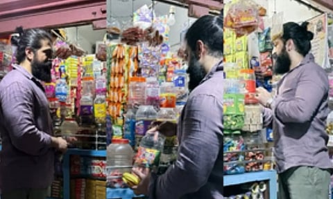 KGF sensation Yash purchases candy for daughter, pictures go viral