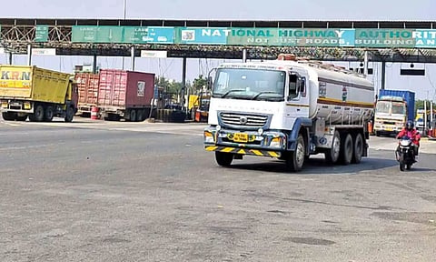 Surapattu toll plaza hard to access, rue passengers