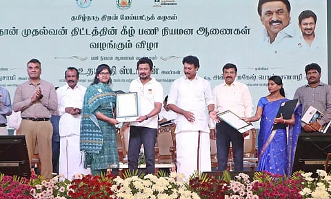 Minister Udhayanidhi giving appointment orders under Naan Mudhalvan in Coimbatore on Thursday