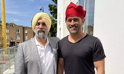 MS Dhoni viral photo