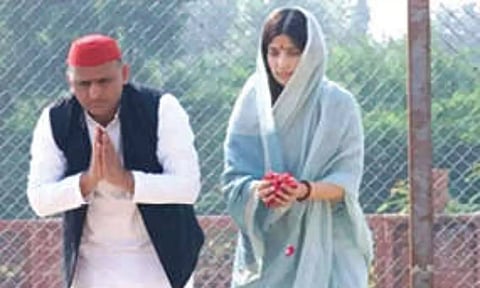 Samajwadi Party president Akhilesh Yadav and his wife Dimple