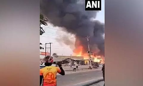 Massive fire engulfs dhabas and shops in Greater Noid