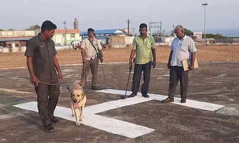 Bomb detection squad at the helipad. Daily Thanthi