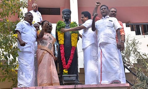 Madurai MP Su Venkatesan garlands the statue of Thookumedai Tyagi Balu on CPM office premises in Madurai on Sunday