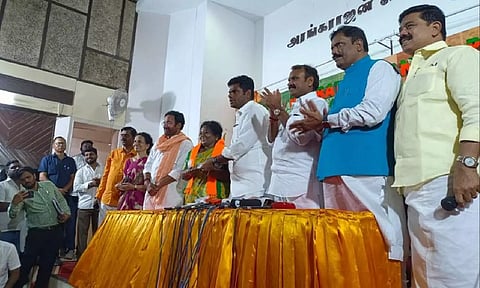 Tamilisai Soundararajan rejoins BJP in the presence of G Kishan Reddy, L Murugan, K Annamalai at Kamalalayam