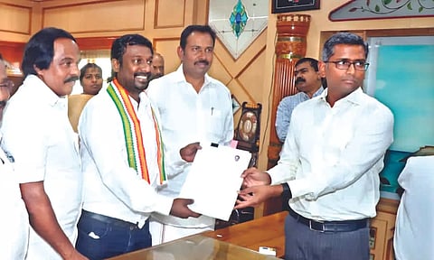 Vijay Vasanth, Cong candidate, filing nomination to contest from Kanniyakumari LS constituency